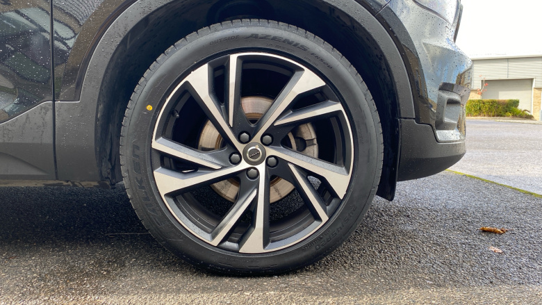 Volvo Xc40 2.0 B4P R DESIGN Pro 5dr Auto Petrol Estate